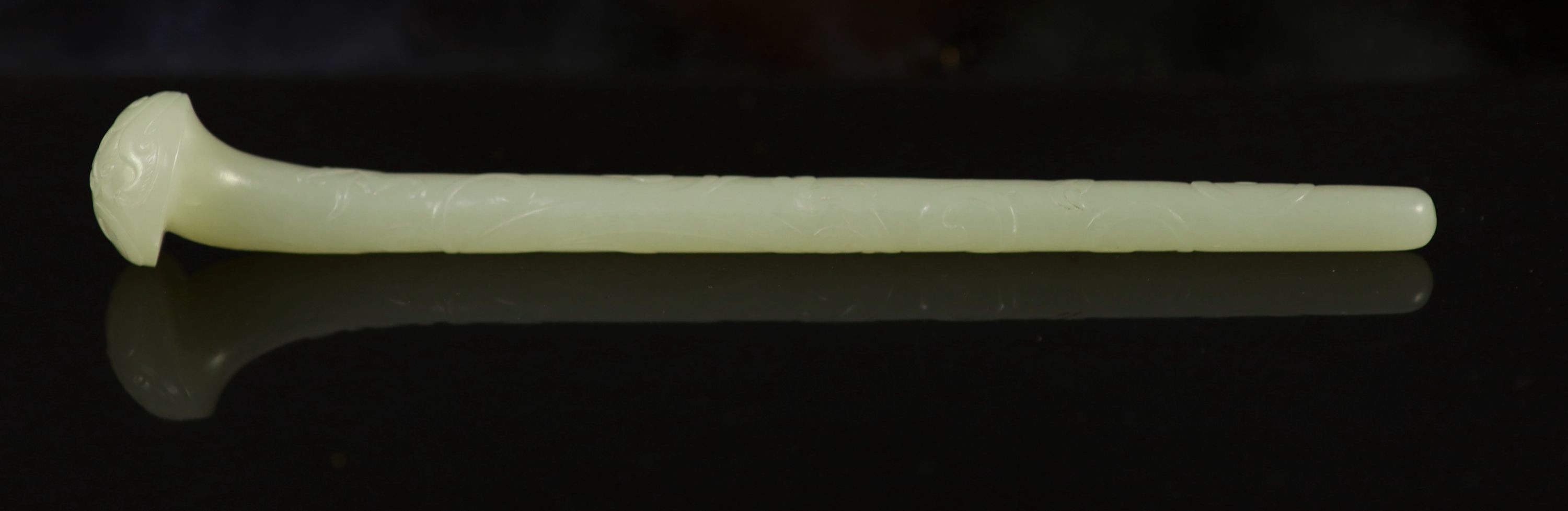 A Chinese pale celadon jade hair pin, 18th century, 16.3 cm